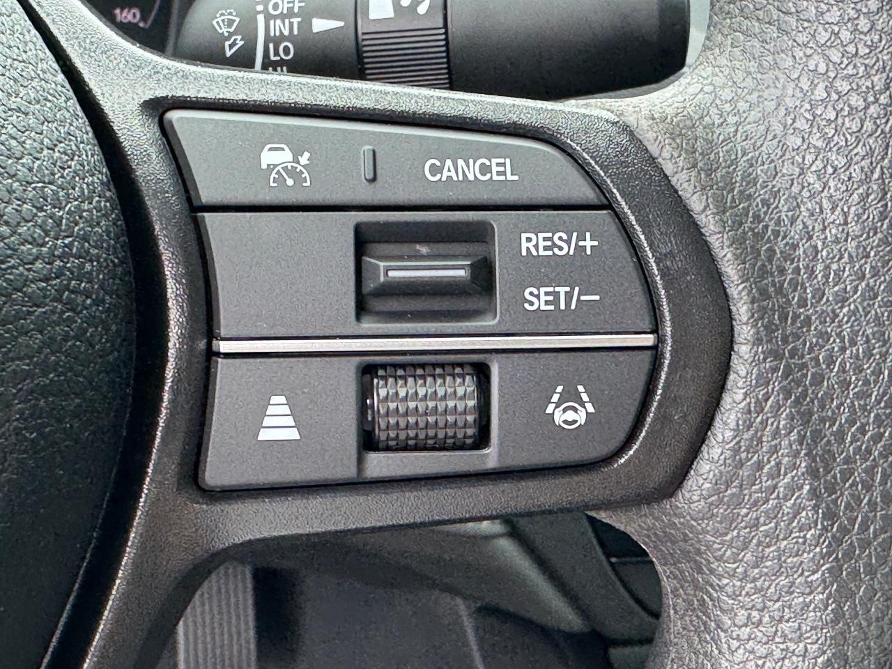Honda Accord Sedan Vehicle Full-screen Gallery Image 23