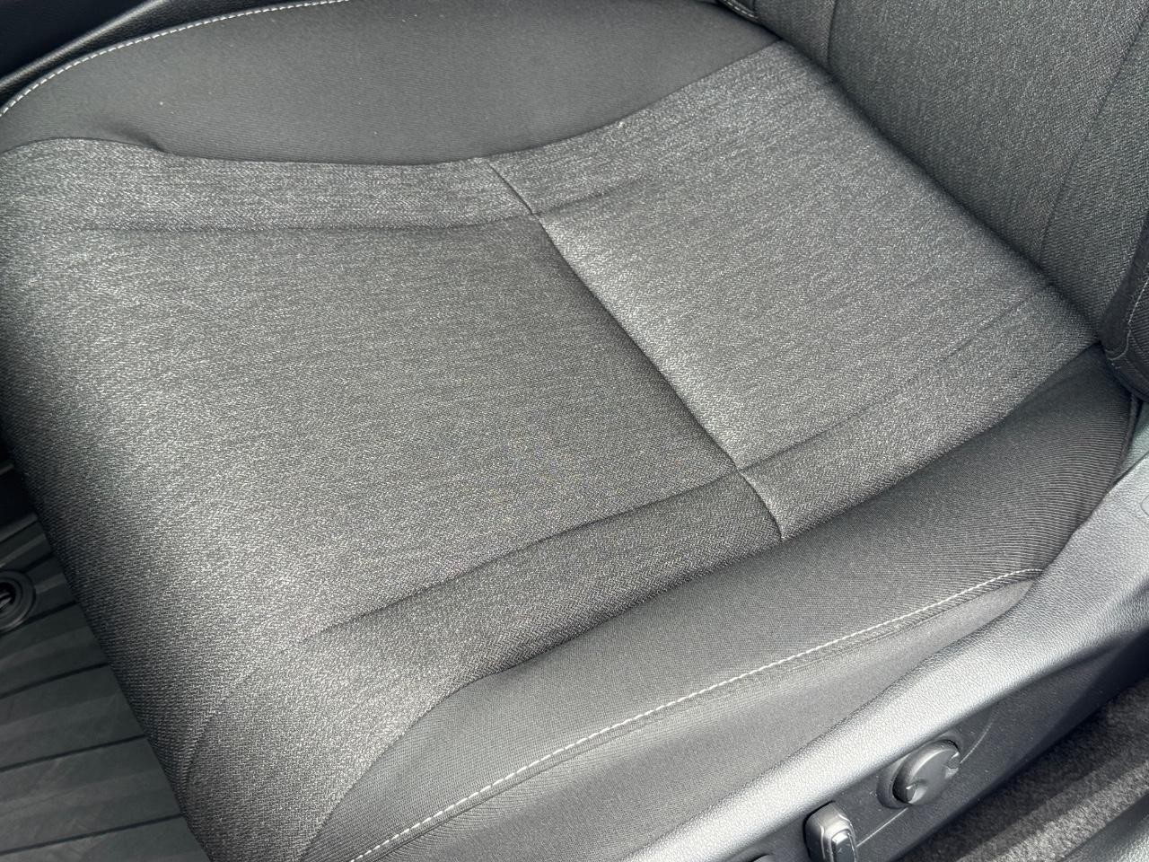 Honda Accord Sedan Vehicle Full-screen Gallery Image 26