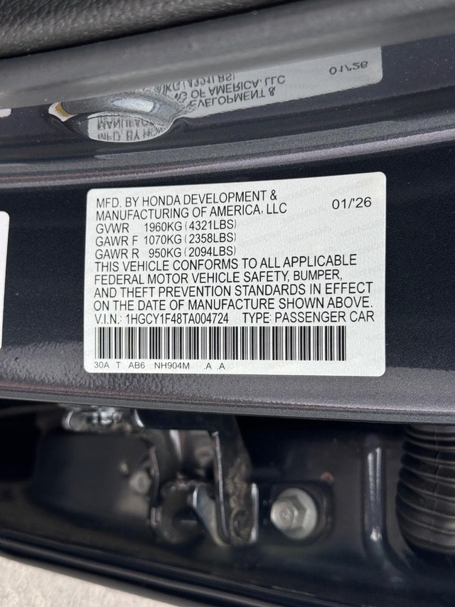 Honda Accord Sedan Vehicle Full-screen Gallery Image 27