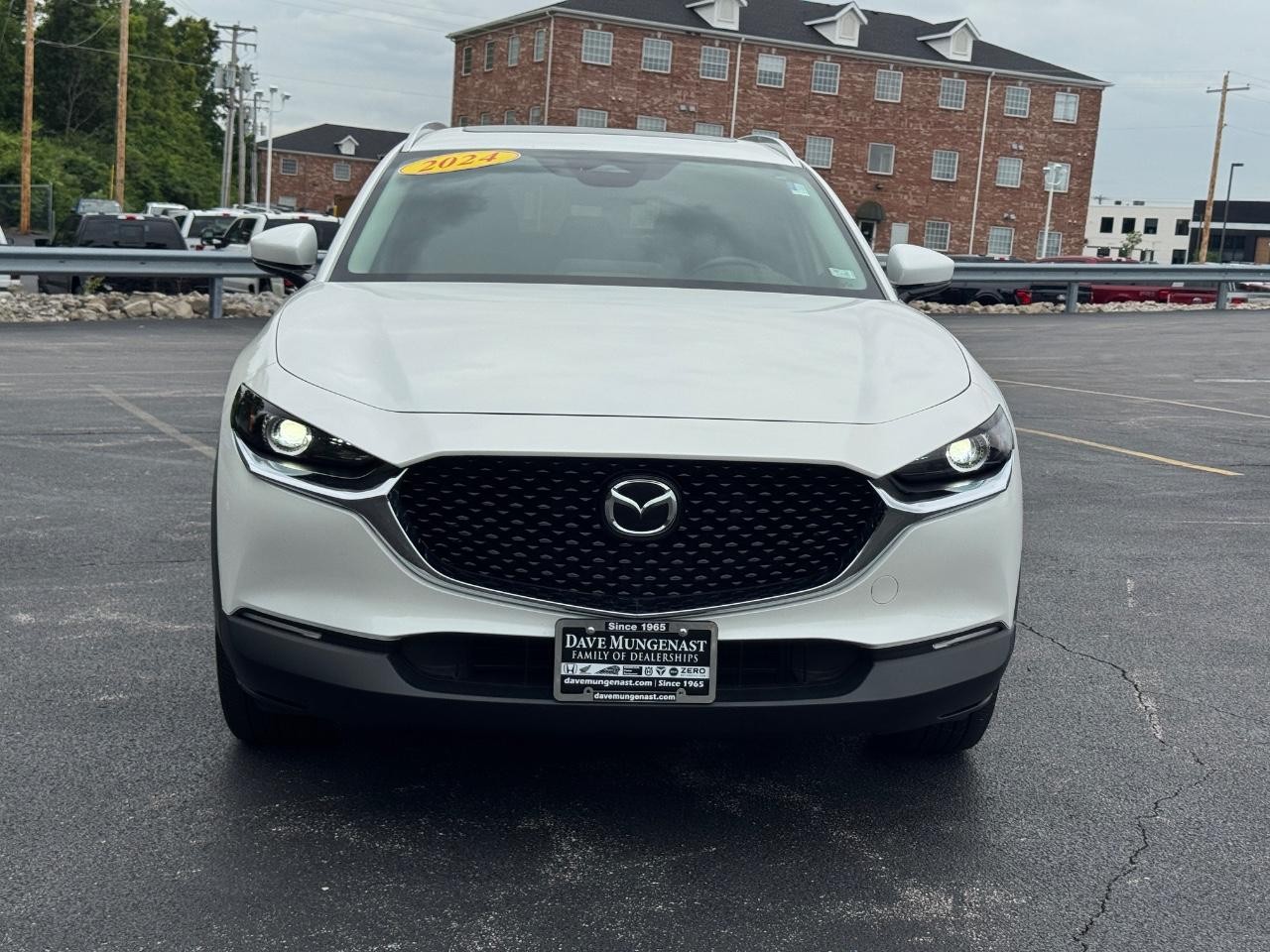 Mazda CX-30 Vehicle Full-screen Gallery Image 10