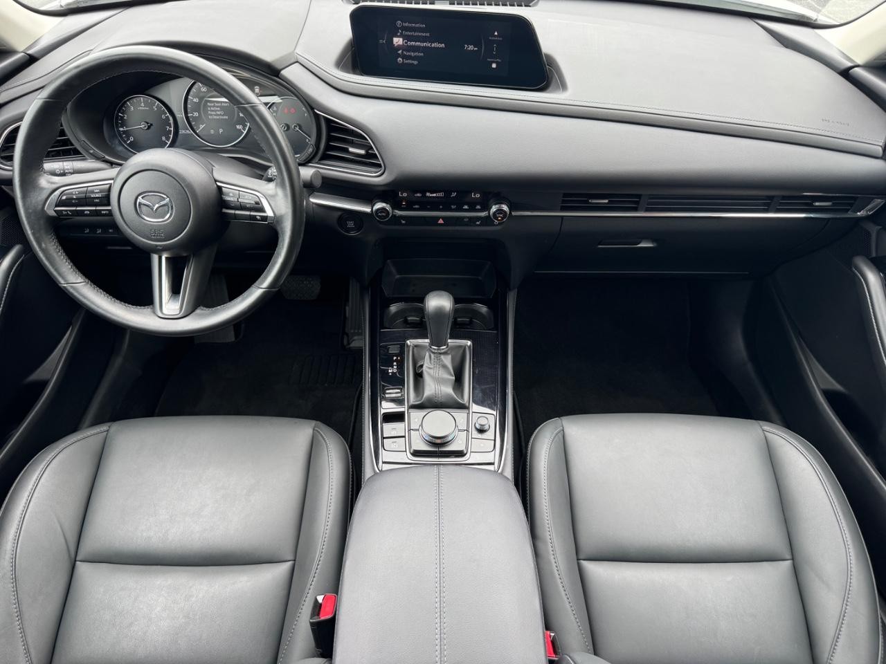 Mazda CX-30 Vehicle Full-screen Gallery Image 12