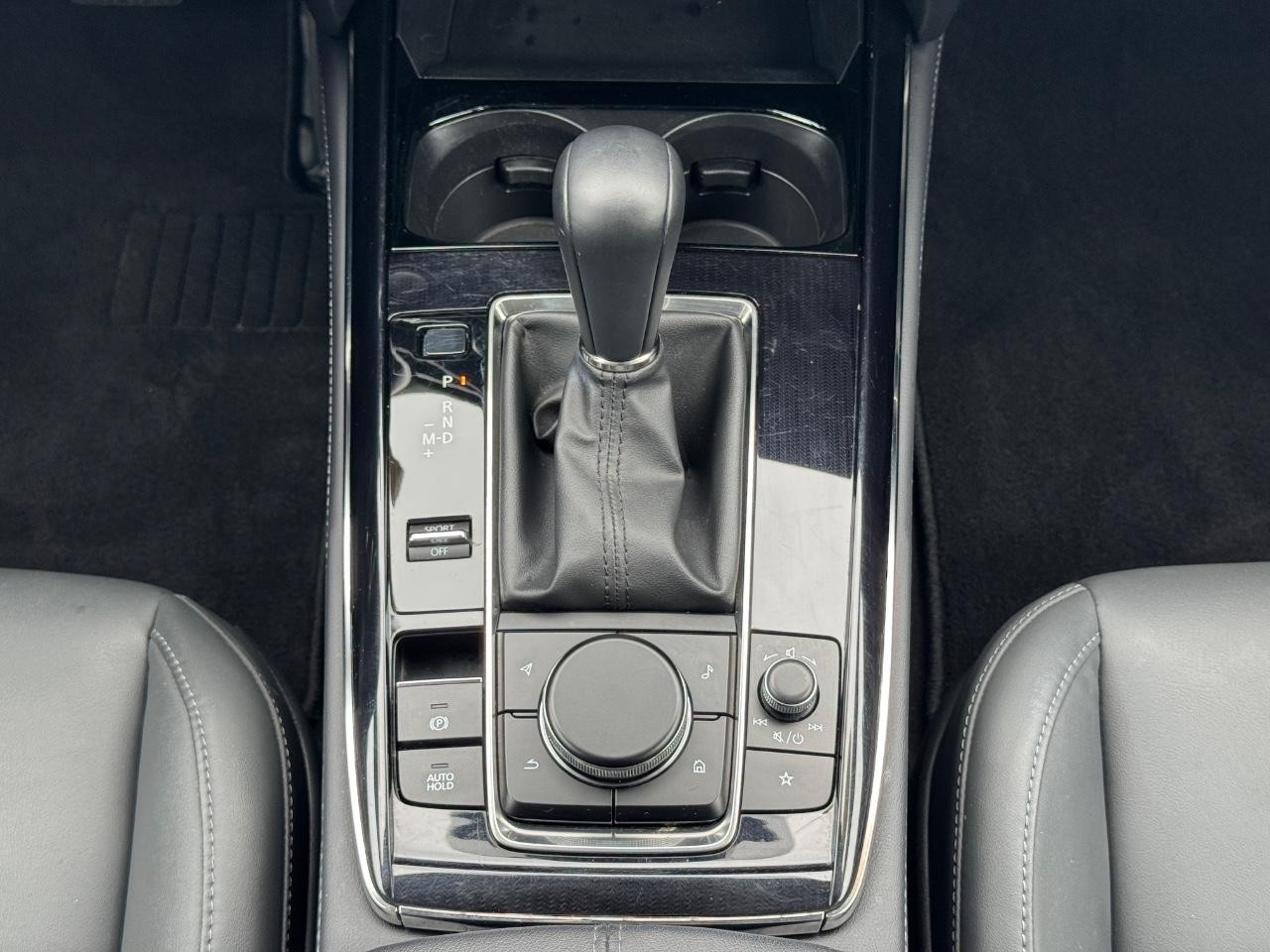 Mazda CX-30 Vehicle Full-screen Gallery Image 16