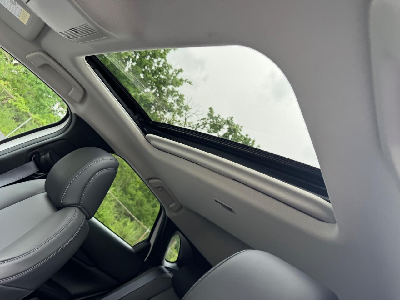Mazda CX-30 Vehicle Full-screen Gallery Image 20