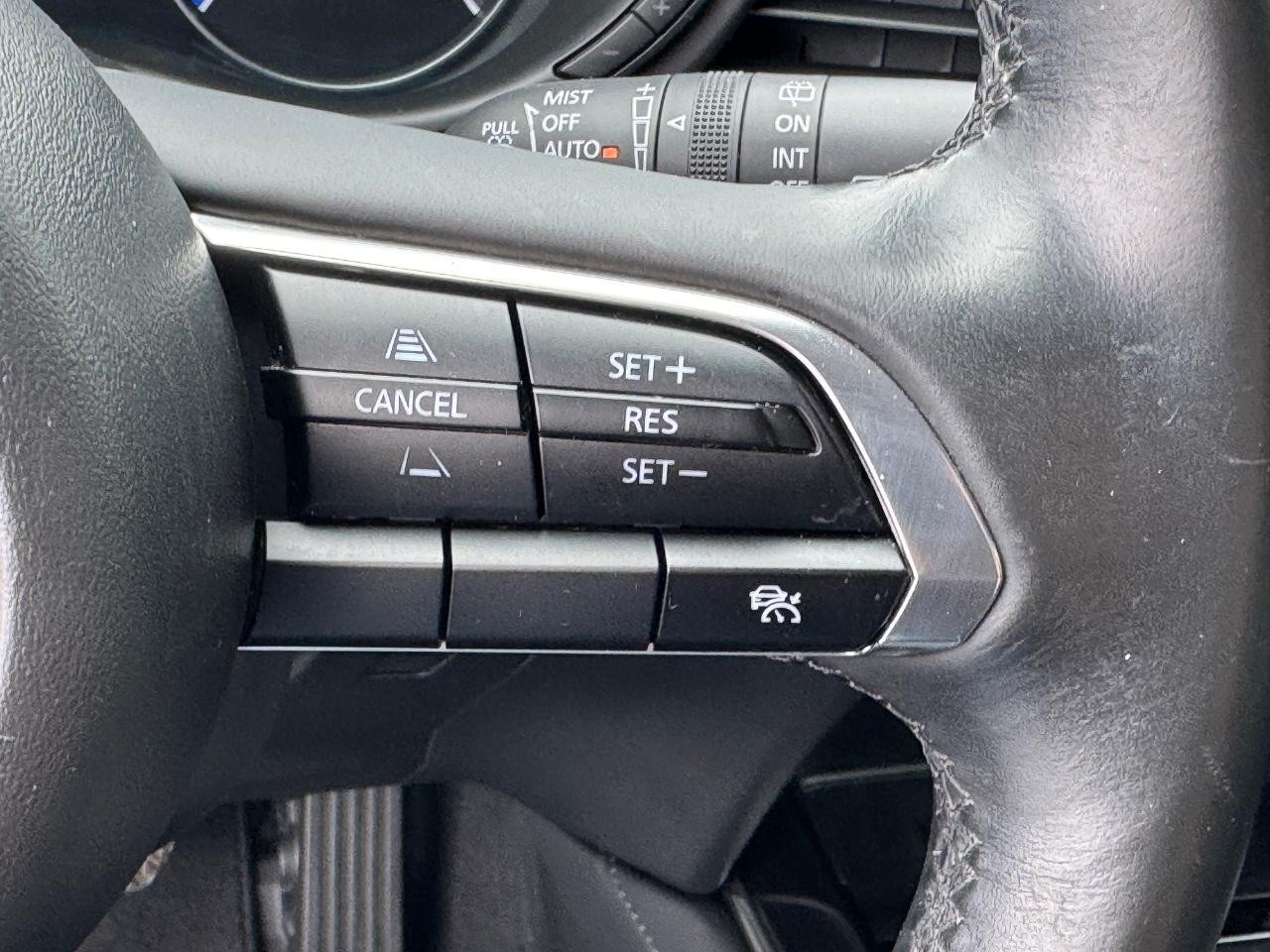Mazda CX-30 Vehicle Full-screen Gallery Image 23