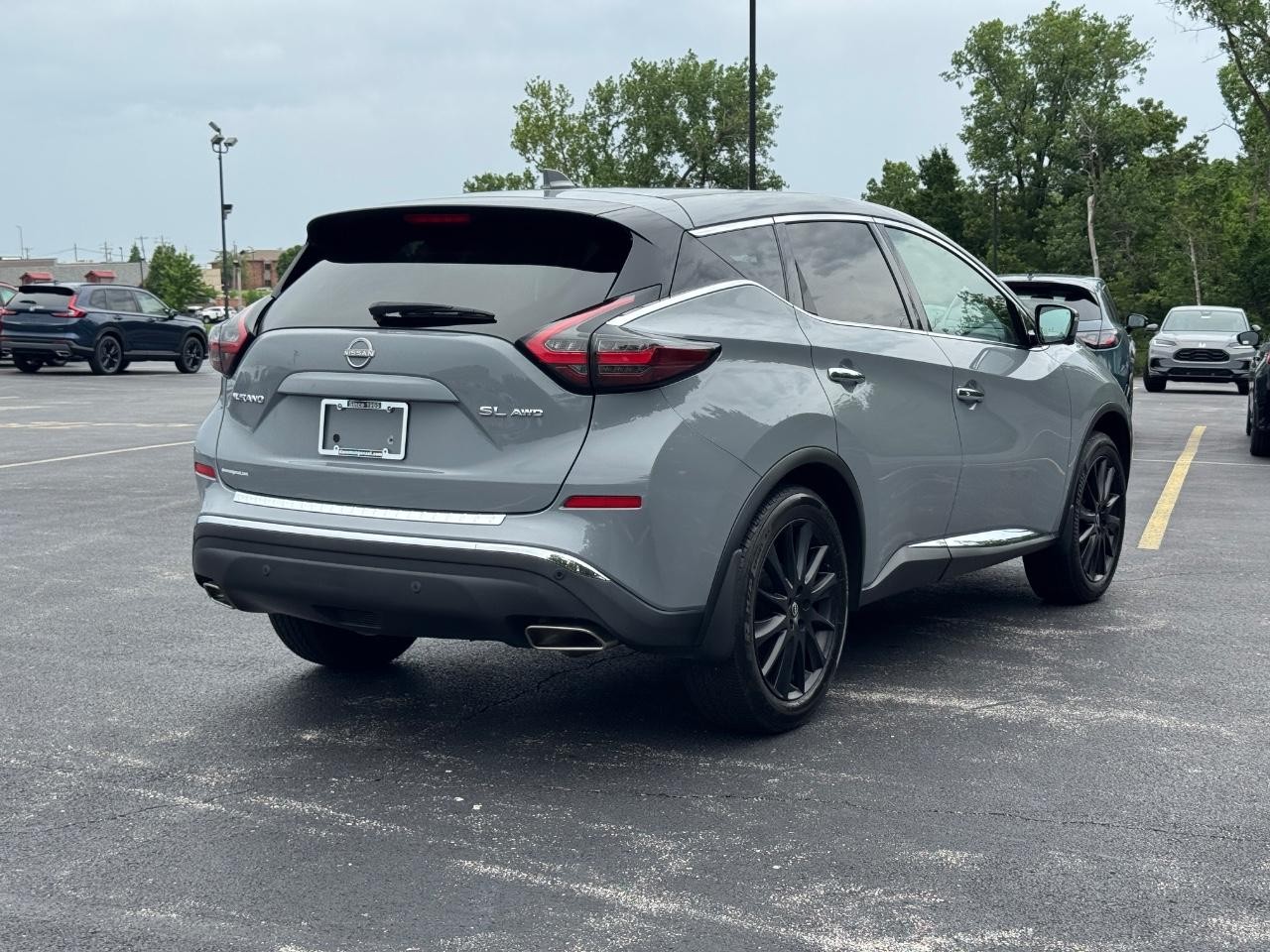 Nissan Murano Vehicle Full-screen Gallery Image 04