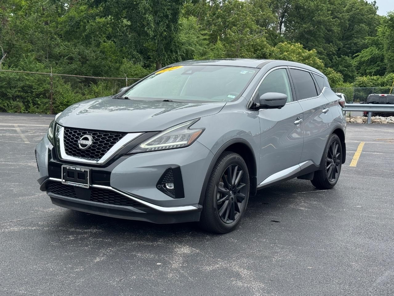 Nissan Murano Vehicle Full-screen Gallery Image 09