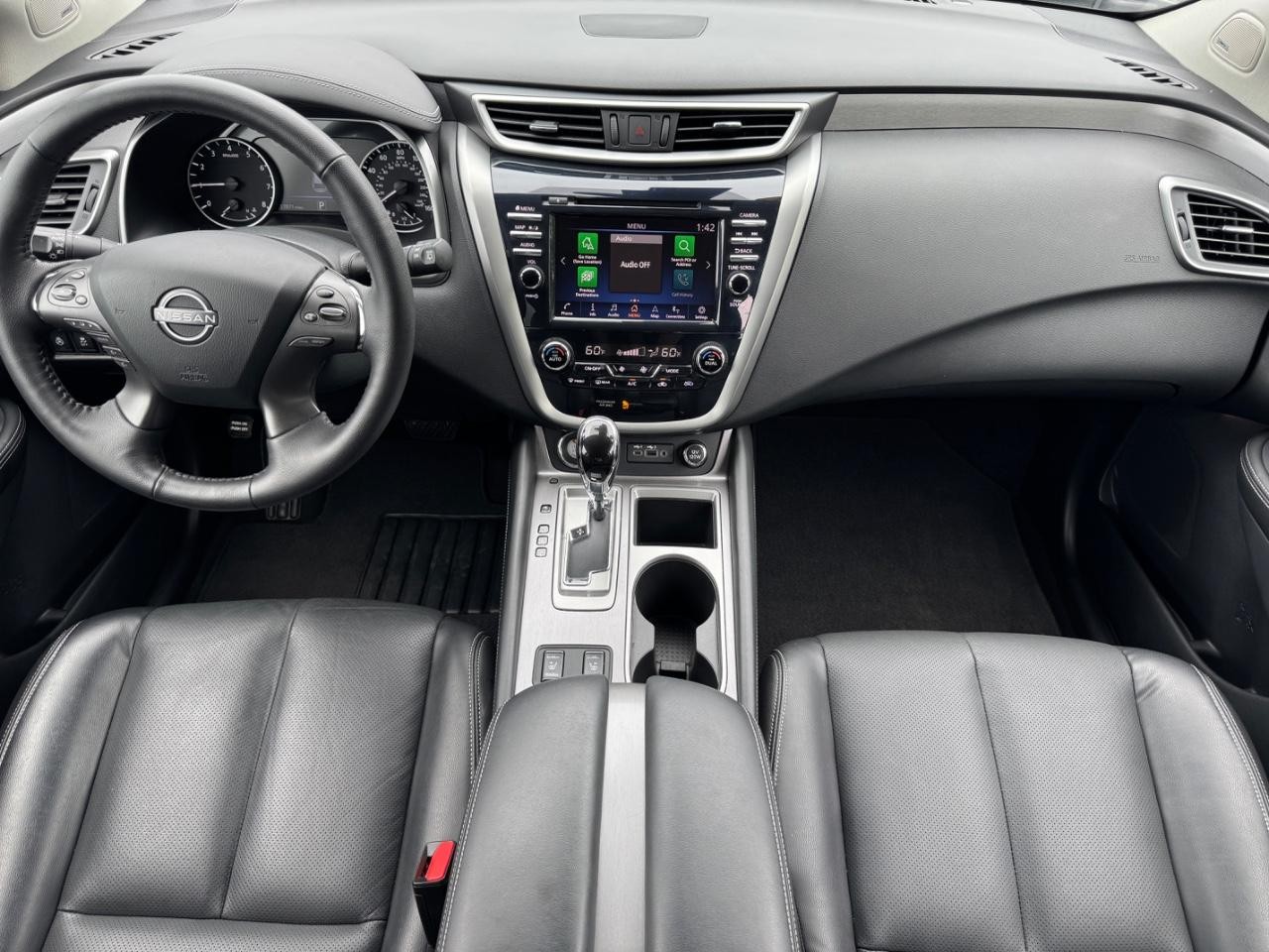 Nissan Murano Vehicle Full-screen Gallery Image 12