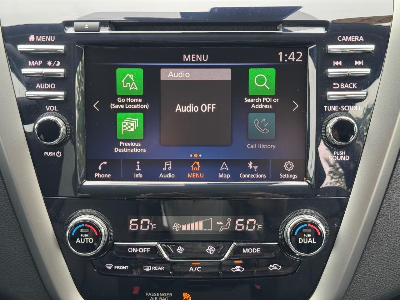 Nissan Murano Vehicle Full-screen Gallery Image 14
