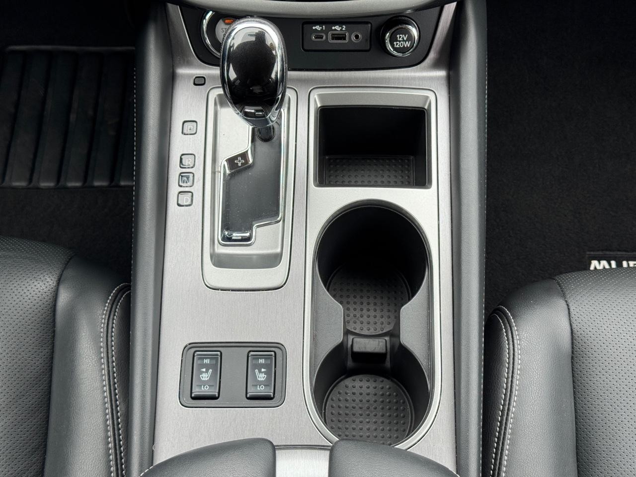 Nissan Murano Vehicle Full-screen Gallery Image 16