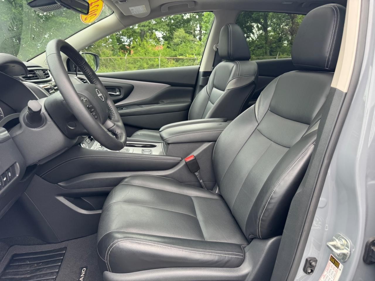 Nissan Murano Vehicle Full-screen Gallery Image 19