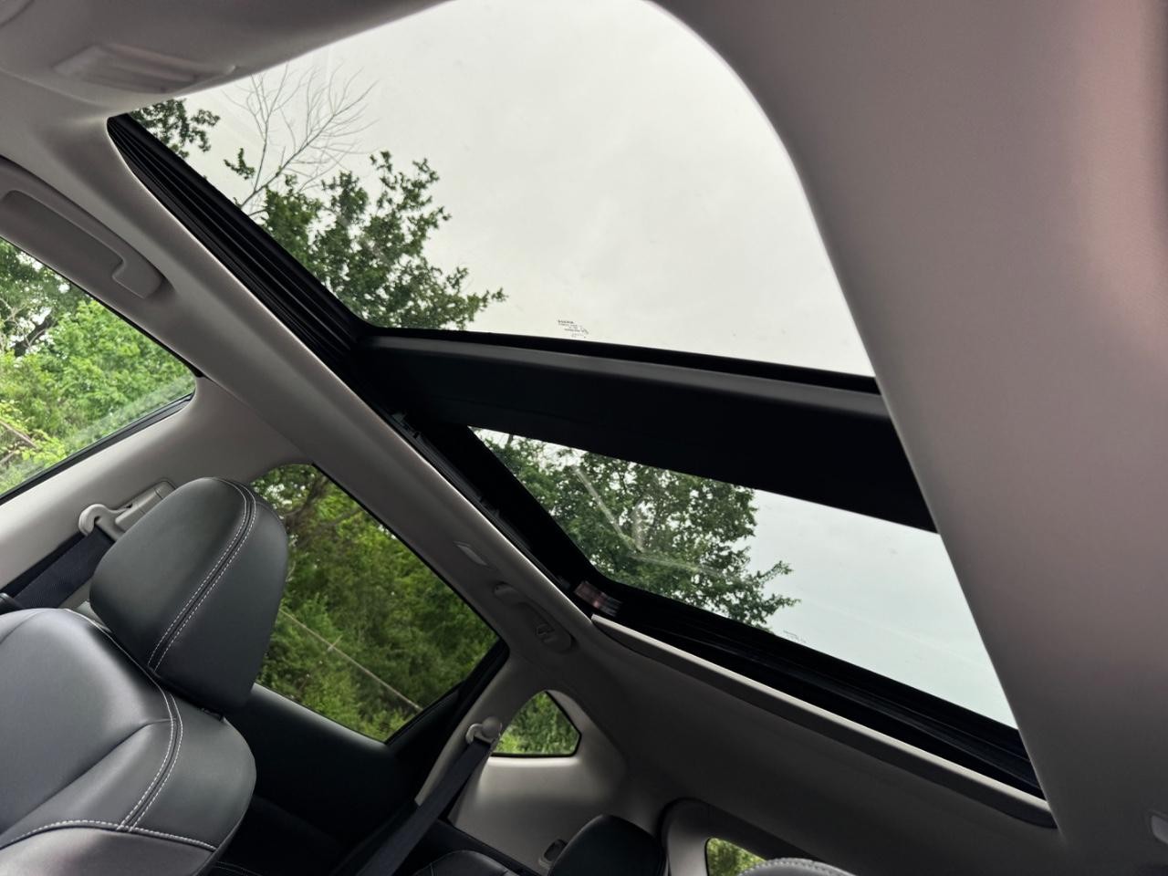 Nissan Murano Vehicle Full-screen Gallery Image 20