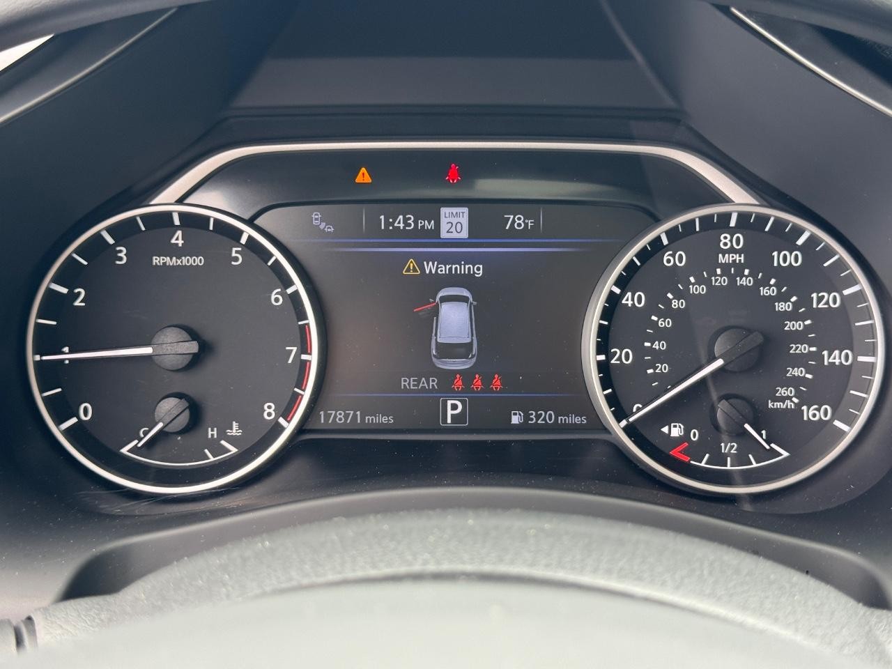 Nissan Murano Vehicle Full-screen Gallery Image 21