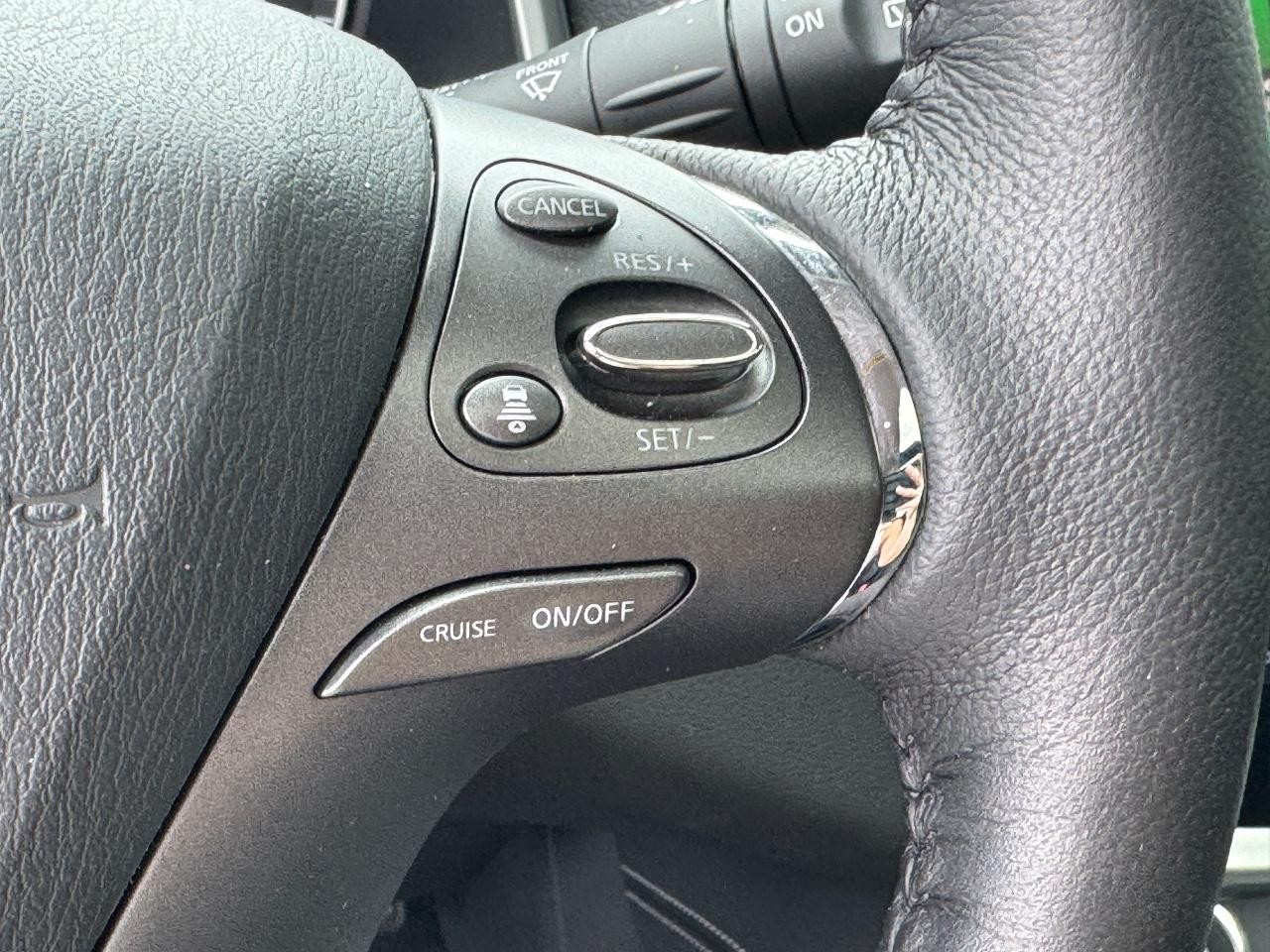 Nissan Murano Vehicle Full-screen Gallery Image 23