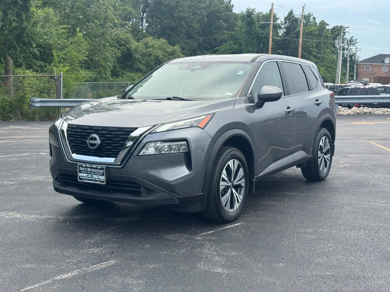 Nissan Rogue Vehicle Full-screen Gallery Image 09