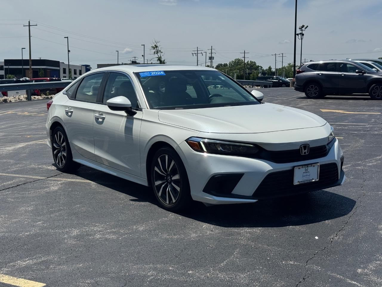 Honda Civic Sedan Vehicle Full-screen Gallery Image 02