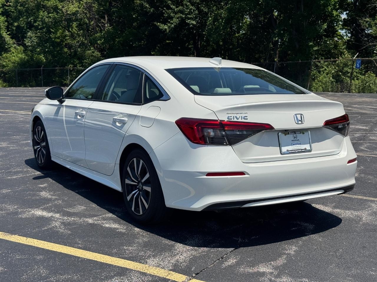 Honda Civic Sedan Vehicle Full-screen Gallery Image 07
