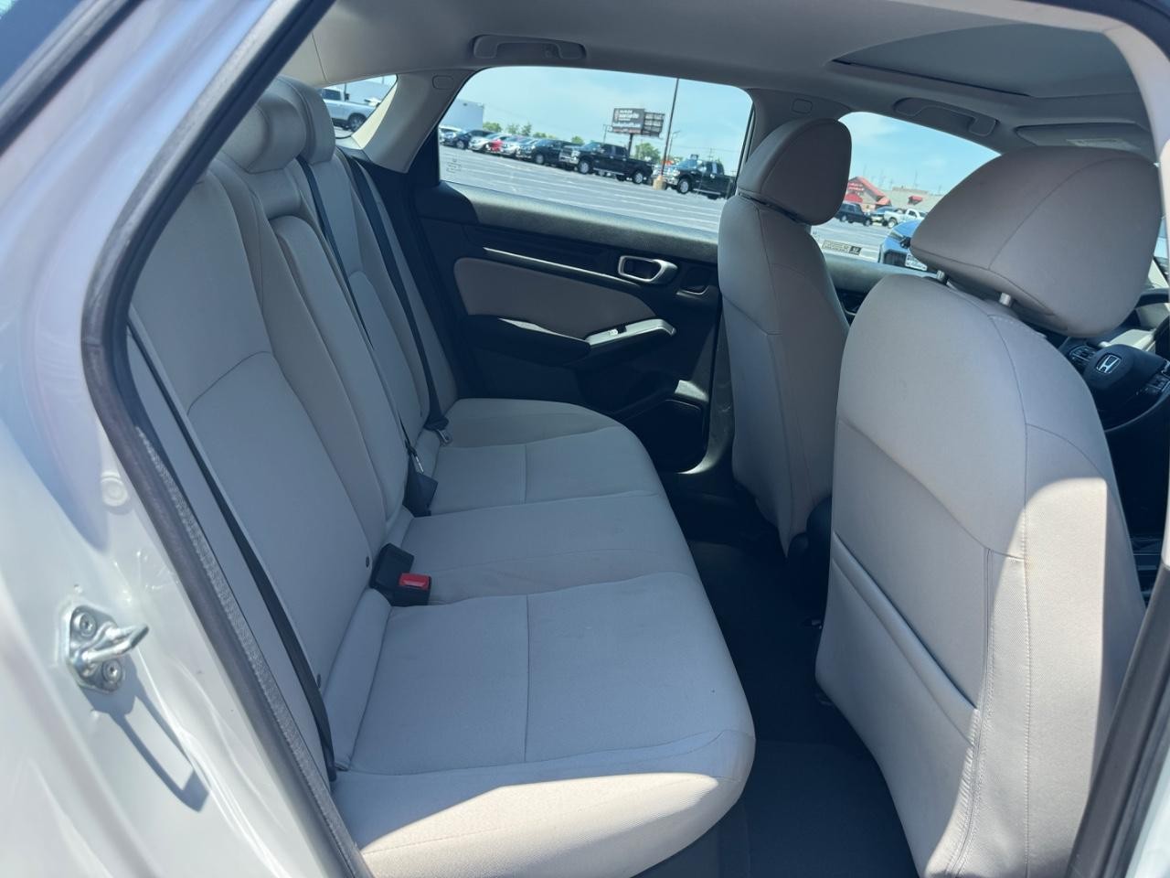 Honda Civic Sedan Vehicle Full-screen Gallery Image 11