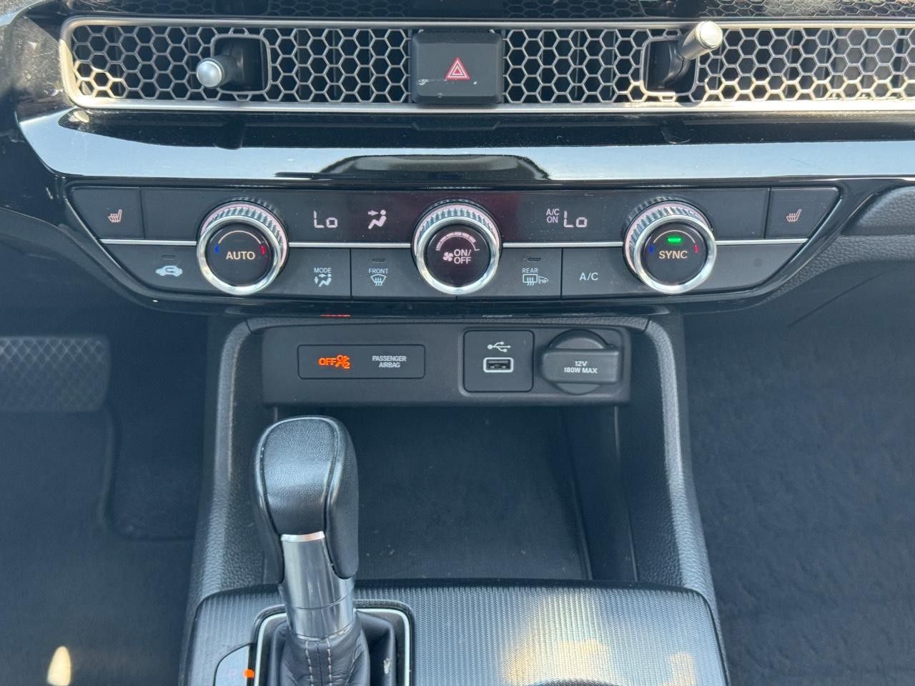 Honda Civic Sedan Vehicle Full-screen Gallery Image 15