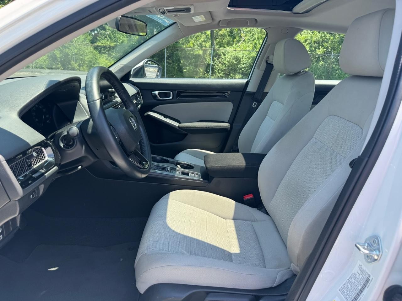 Honda Civic Sedan Vehicle Full-screen Gallery Image 18