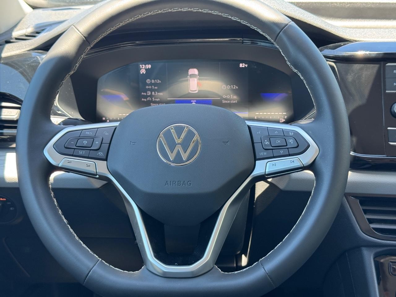 Volkswagen Taos Vehicle Full-screen Gallery Image 13