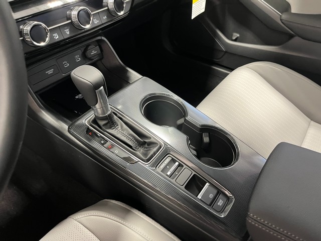 Honda Civic Sedan Hybrid Vehicle Full-screen Gallery Image 17