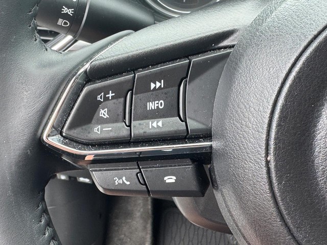 Mazda CX-5 Vehicle Full-screen Gallery Image 21