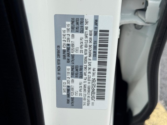 Mazda CX-5 Vehicle Full-screen Gallery Image 27