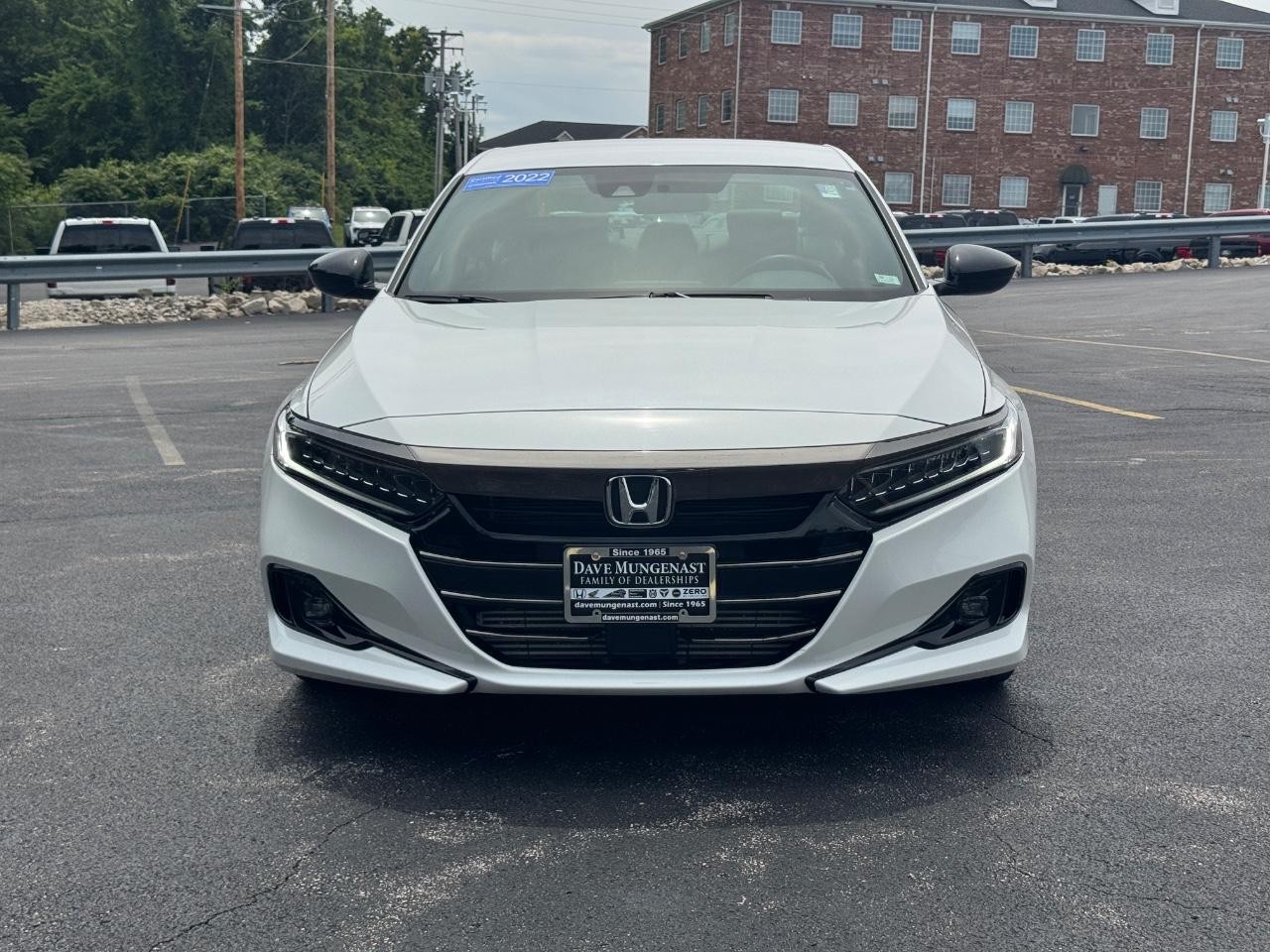 Honda Accord Sedan Vehicle Full-screen Gallery Image 10