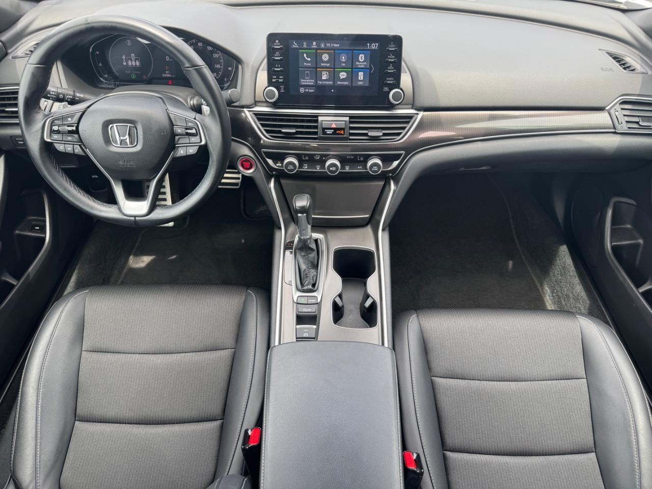 Honda Accord Sedan Vehicle Full-screen Gallery Image 12
