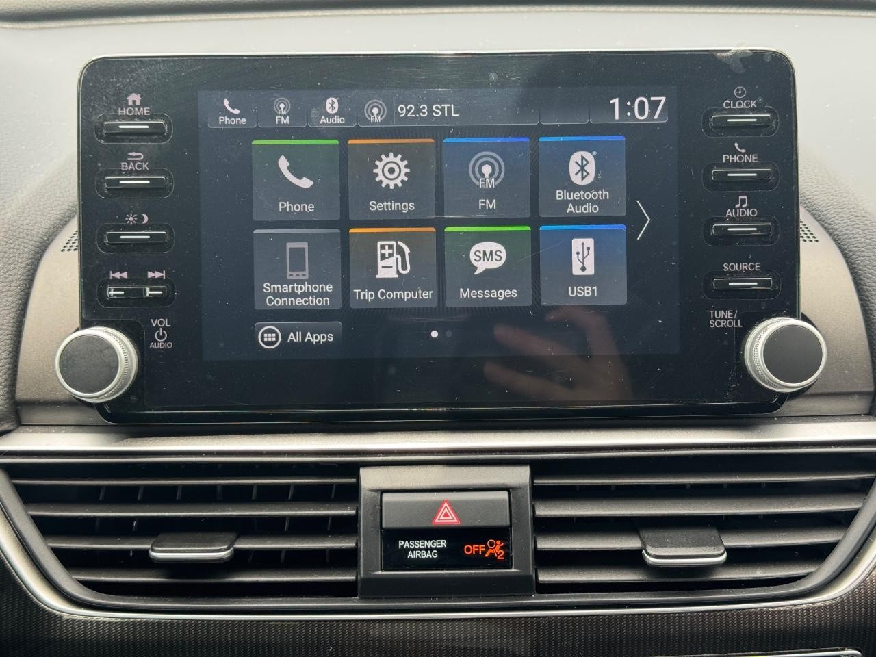 Honda Accord Sedan Vehicle Full-screen Gallery Image 14