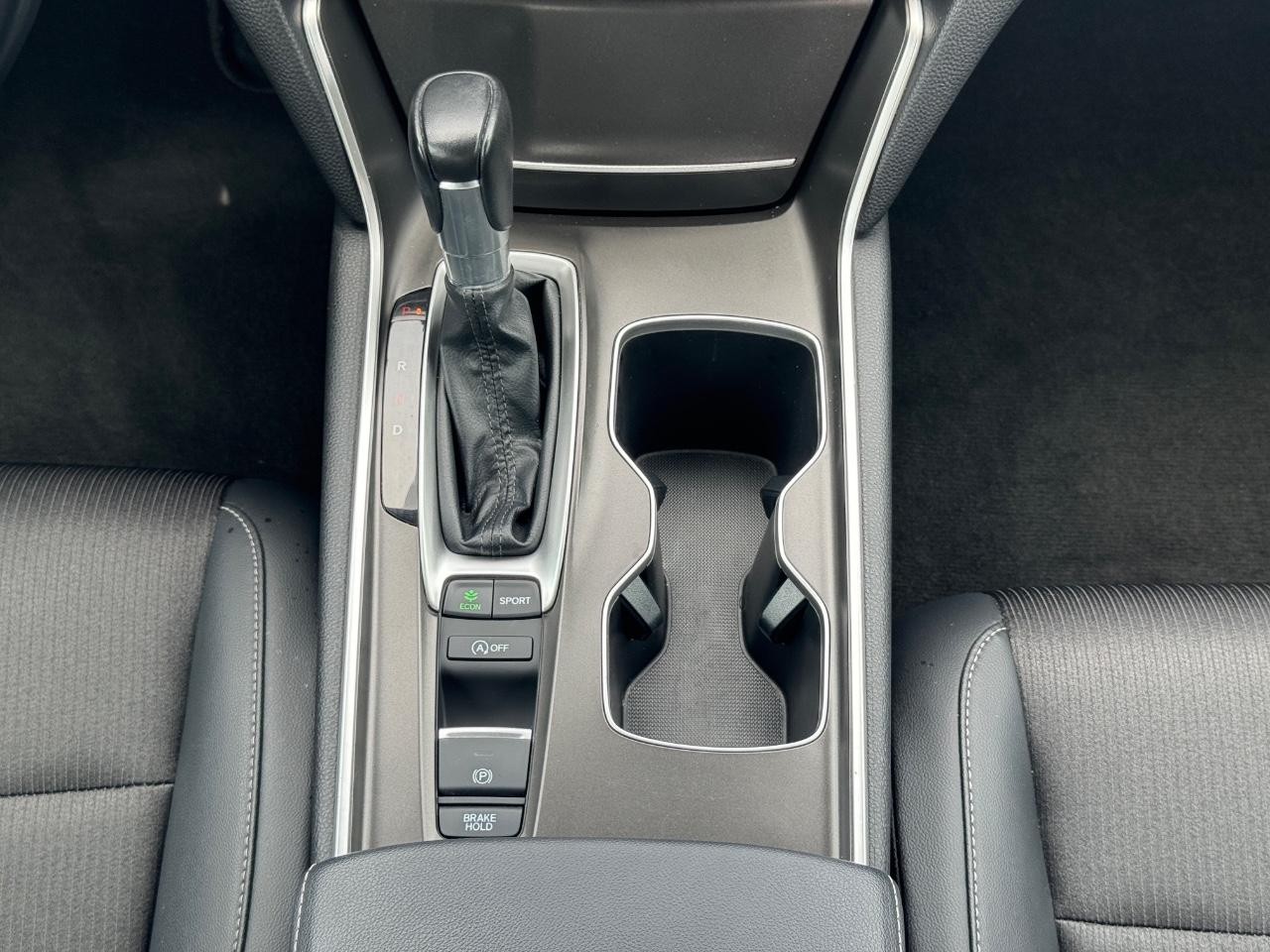 Honda Accord Sedan Vehicle Full-screen Gallery Image 16
