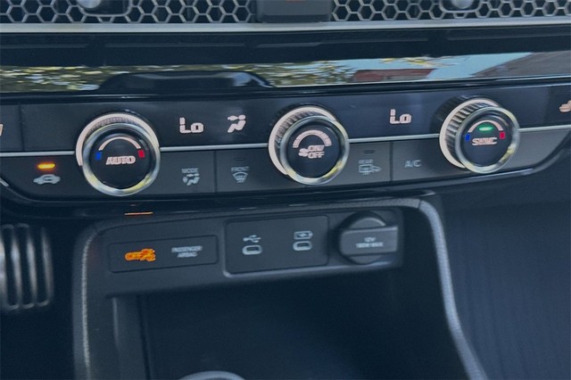 Honda Civic Sedan Hybrid Vehicle Full-screen Gallery Image 22