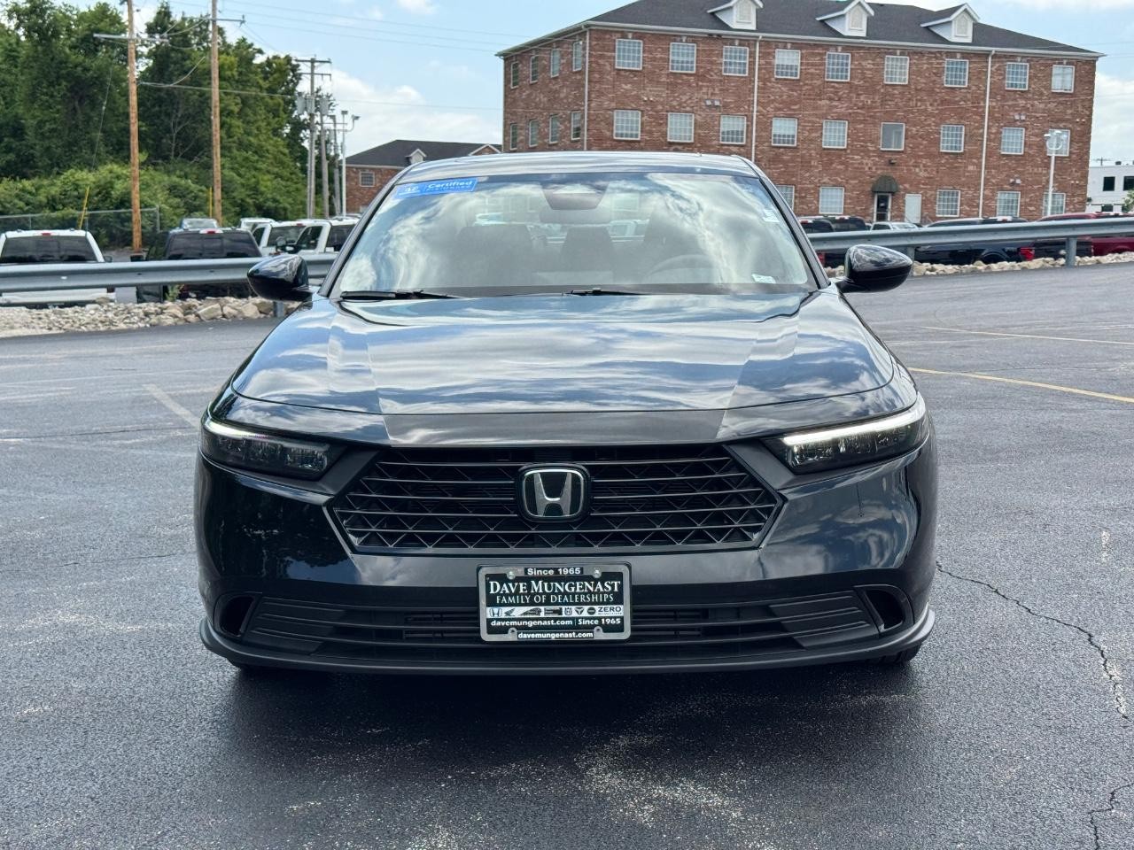 Honda Accord Sedan Vehicle Full-screen Gallery Image 10