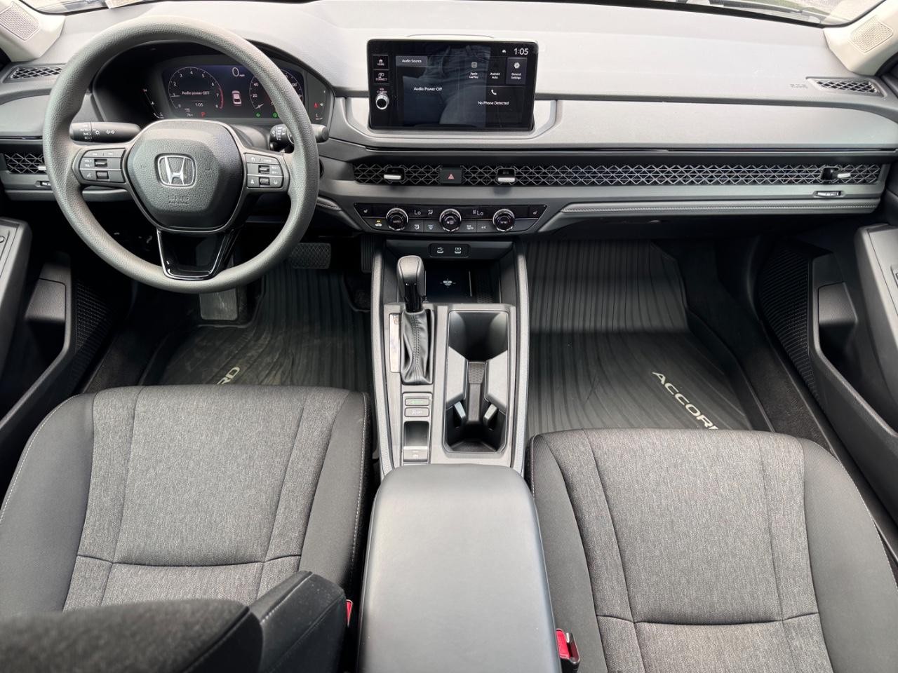 Honda Accord Sedan Vehicle Full-screen Gallery Image 12