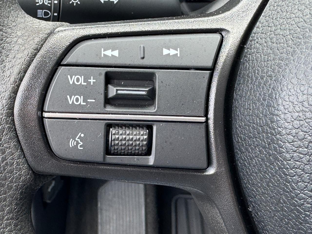 Honda Accord Sedan Vehicle Full-screen Gallery Image 22
