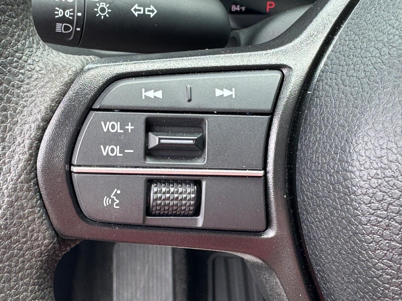 Honda Accord Sedan Vehicle Full-screen Gallery Image 22