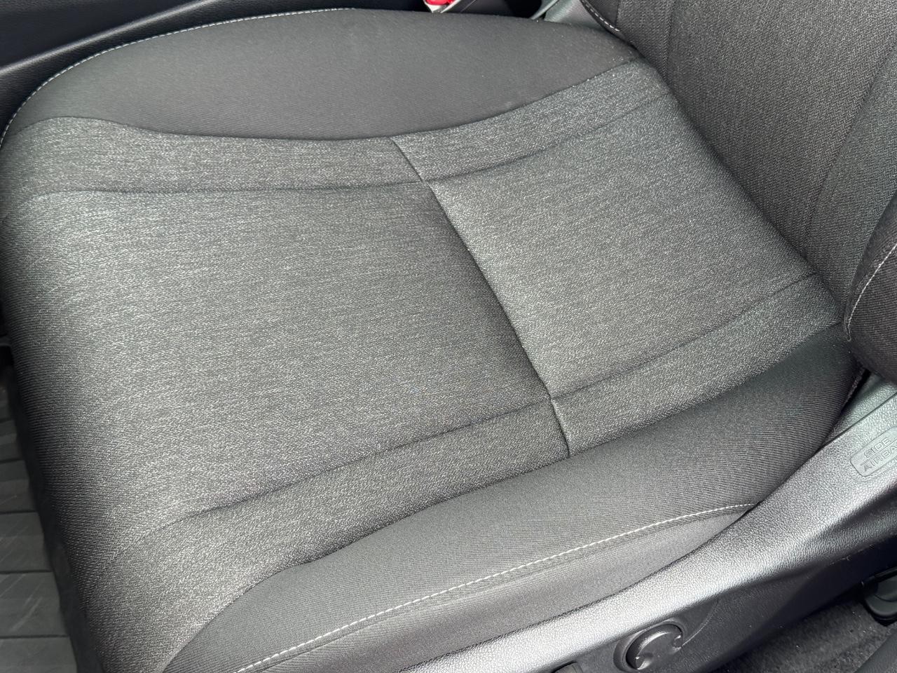 Honda Accord Sedan Vehicle Full-screen Gallery Image 26