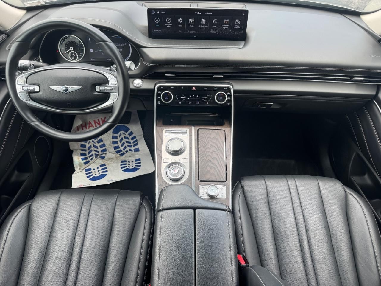 Genesis GV80 Vehicle Full-screen Gallery Image 12