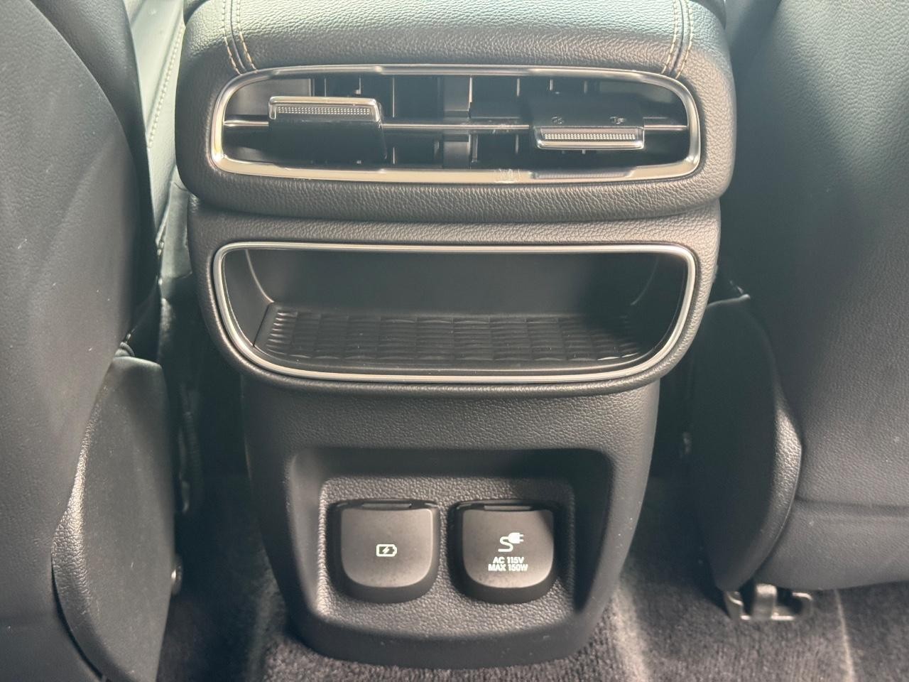 Genesis GV80 Vehicle Full-screen Gallery Image 17