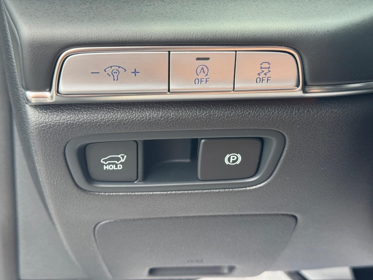 Genesis GV80 Vehicle Full-screen Gallery Image 23