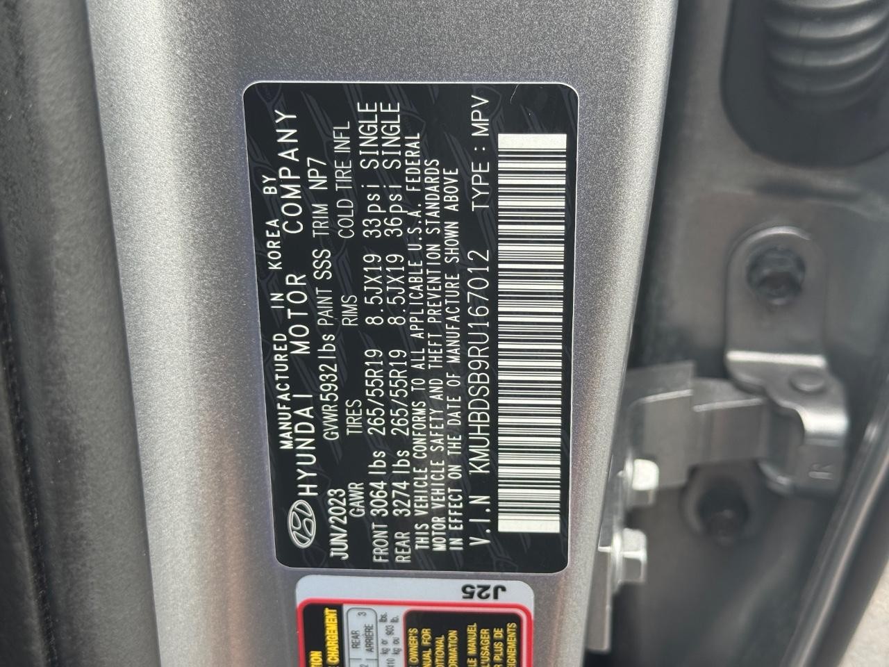 Genesis GV80 Vehicle Full-screen Gallery Image 28