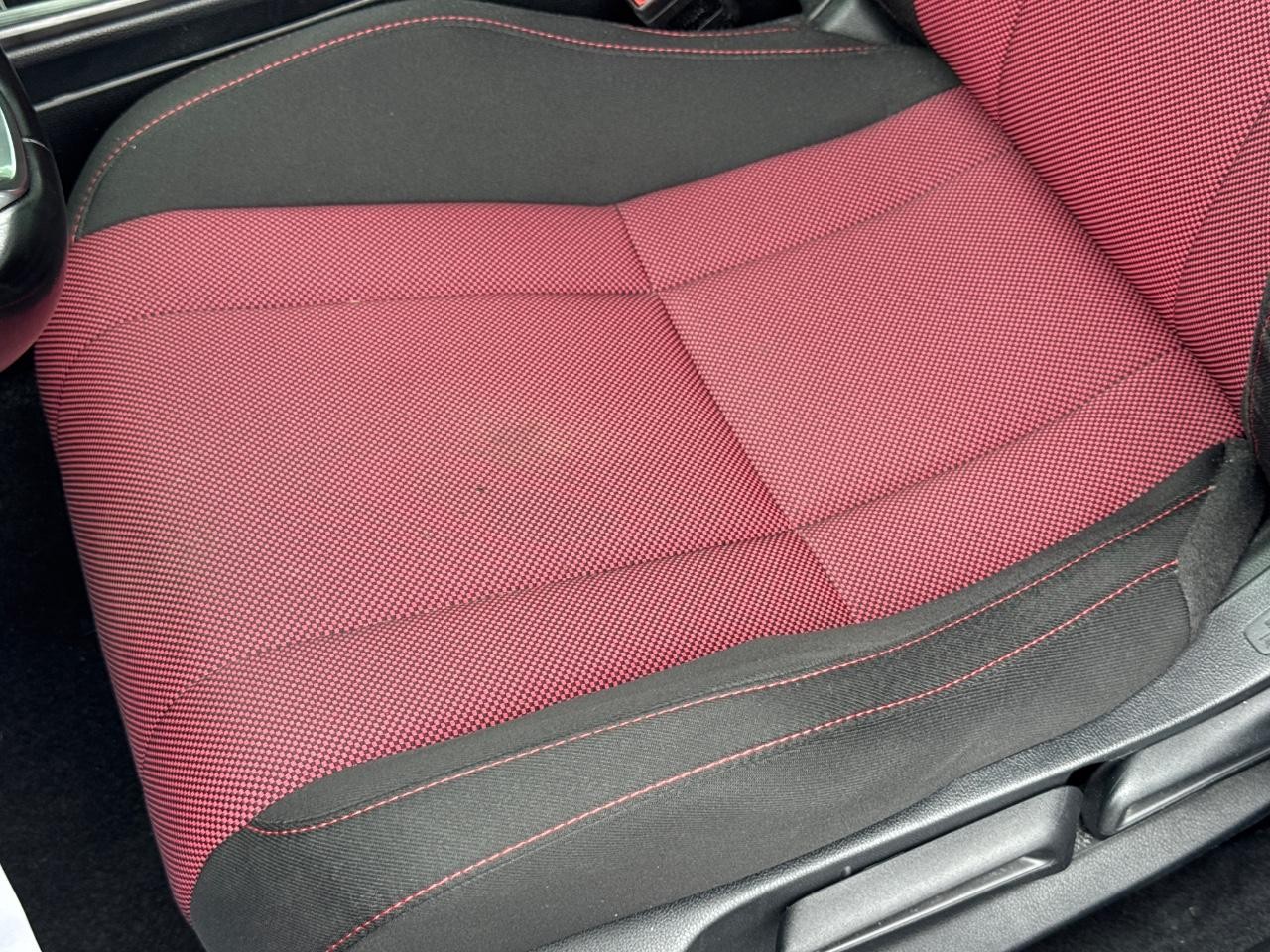 Honda Civic Si Vehicle Full-screen Gallery Image 25