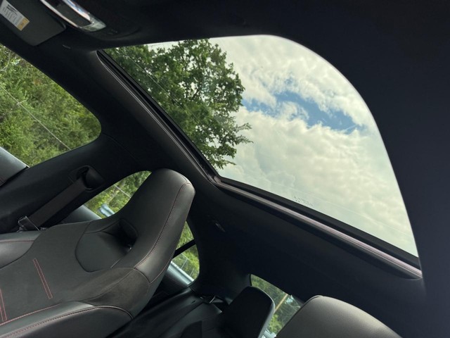 Mercedes-Benz CLA Vehicle Full-screen Gallery Image 20