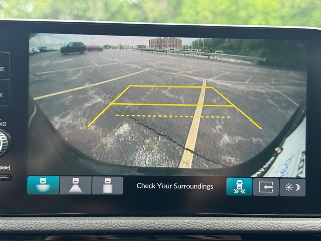 Honda CR-V Vehicle Full-screen Gallery Image 25