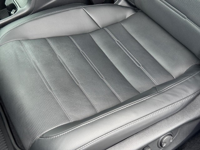 Honda CR-V Vehicle Full-screen Gallery Image 27
