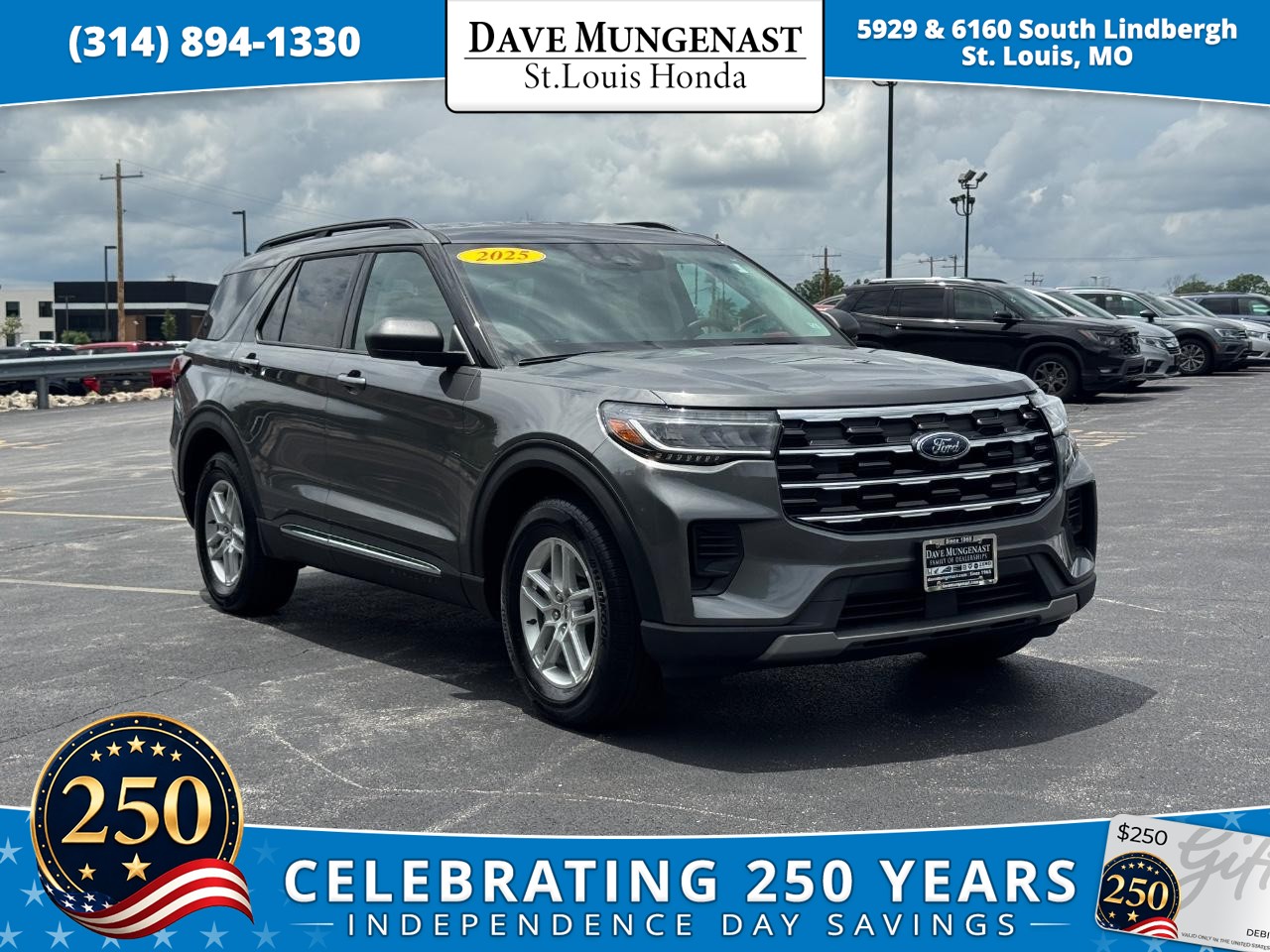 Ford Explorer Vehicle Full-screen Gallery Image 01