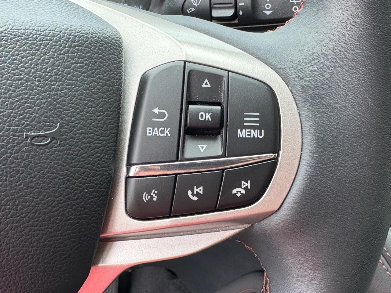 Ford Explorer Vehicle Full-screen Gallery Image 23