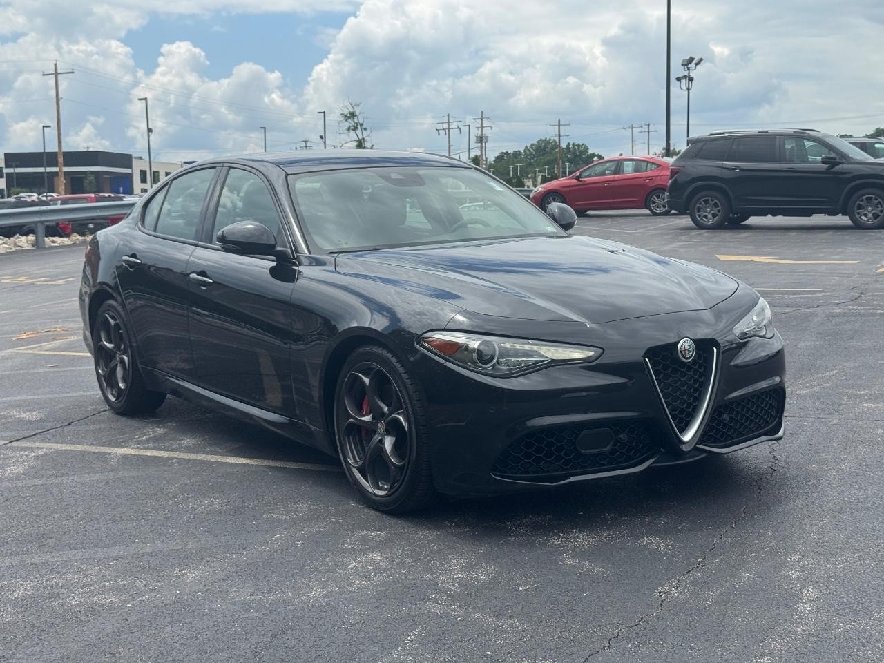 Alfa Romeo Giulia Vehicle Full-screen Gallery Image 02