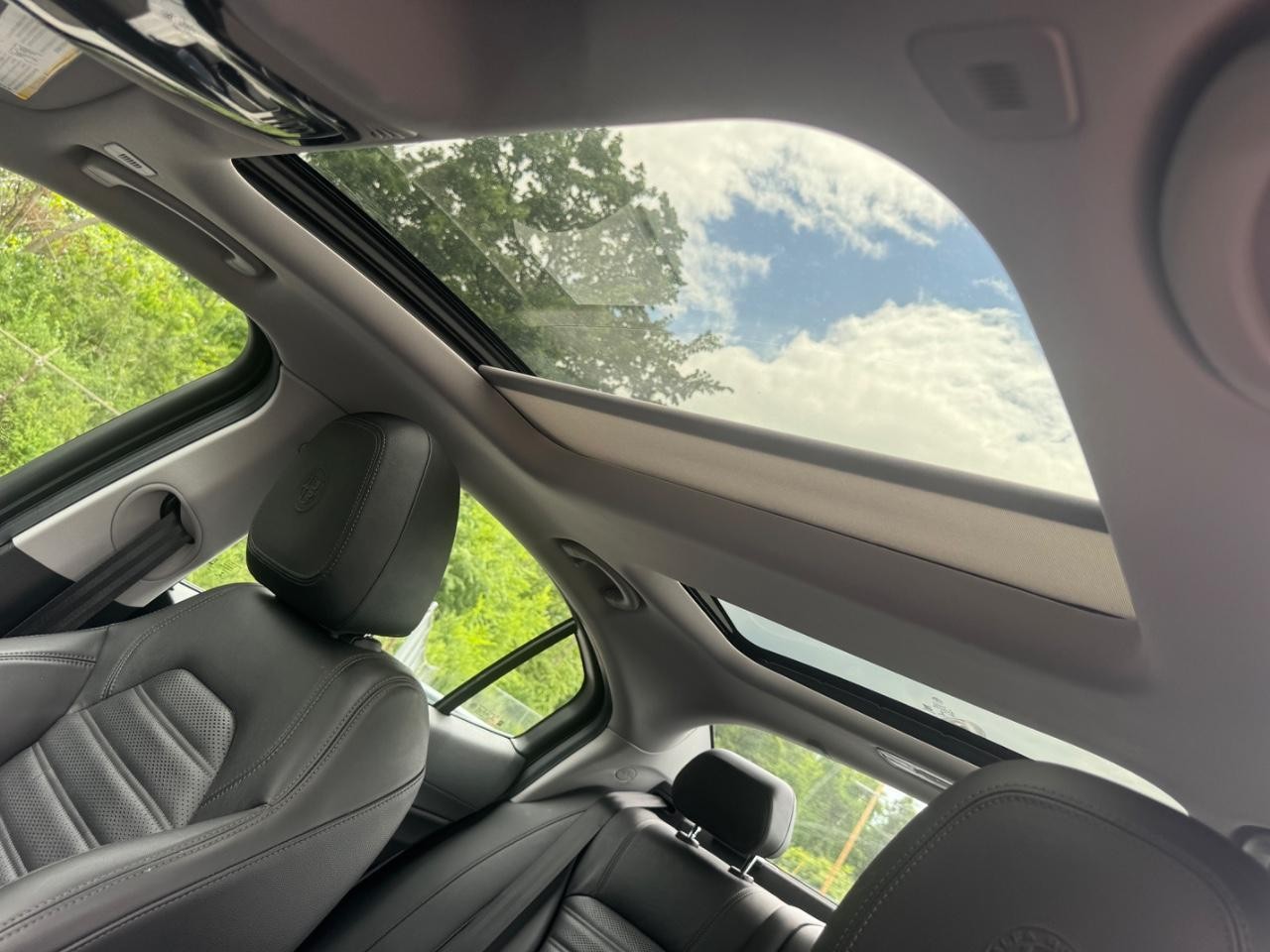Alfa Romeo Giulia Vehicle Full-screen Gallery Image 20