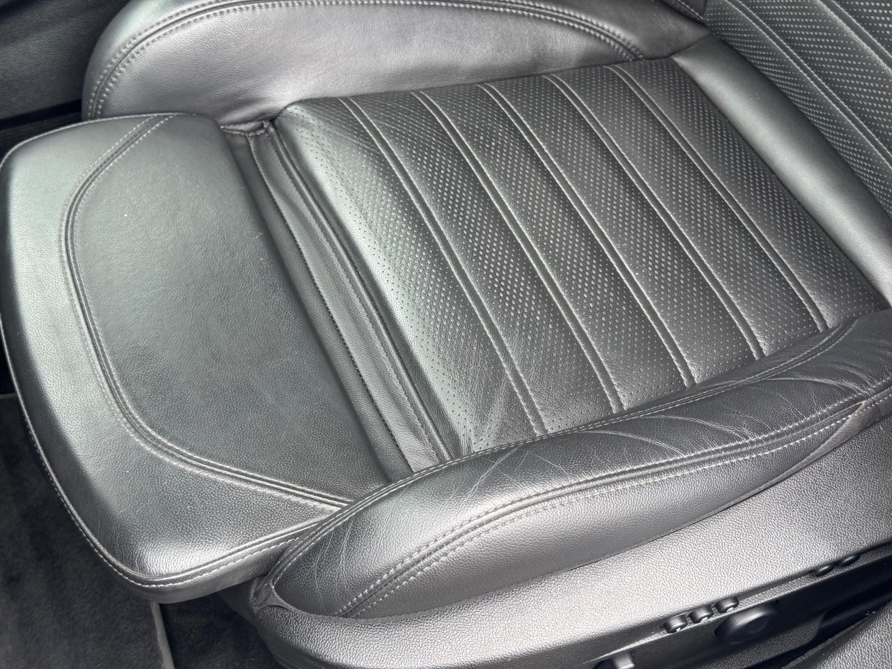 Alfa Romeo Giulia Vehicle Full-screen Gallery Image 29